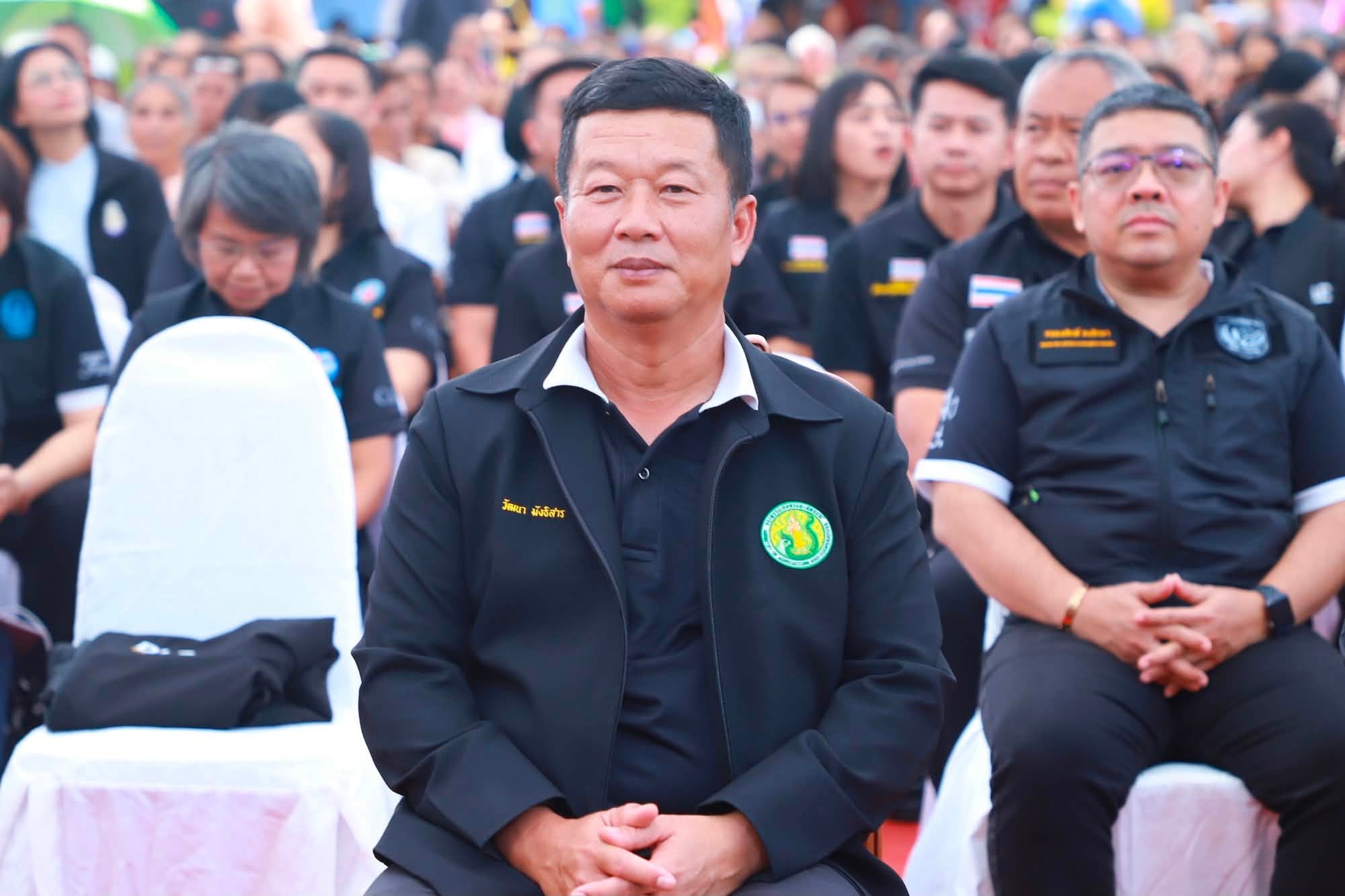 title - รมว.กษ. นำทีมลงพื้นที่ตรวจราชการ พร้อมมอบโฉนดเพื่อการเกษตร ส.ป.ก.เลย กว่า 6 พันไร่